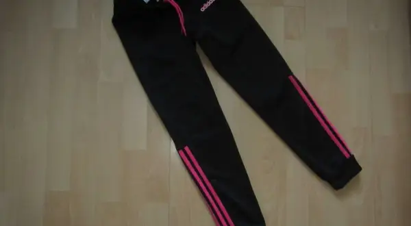 Dres Adidas rozmiar 140 - najlepsze modele i atrakcyjne ceny