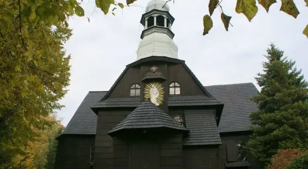 Kościoły drewniane na Śląsku: Odkryj ich niezwykłe historie i architekturę