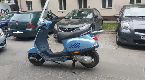 Czy można jeździć skuterem bez prawa jazdy? Sprawdź zasady i konsekwencje
