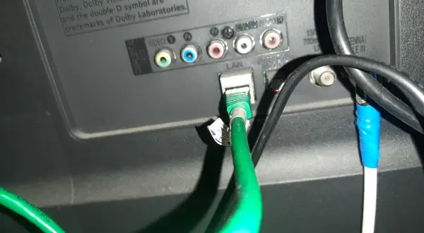 Jak podłączyć telefon do kina domowego przez USB bez problemów
