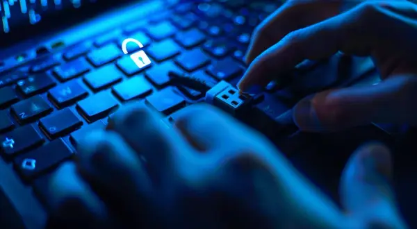Co to jest Facebook Hacker Pro? - Wyjaśnienie narzędzia