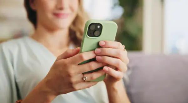 iPhone 14 używany – czy warto w 2025 roku?