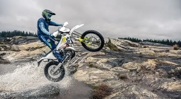 Husqvarna TX 125 Supermoto – idealny wybór dla entuzjastów jazdy