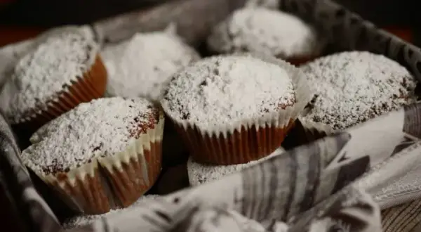 Jak długo piec muffinki, by były idealne? Sprawdź czas i temperaturę!