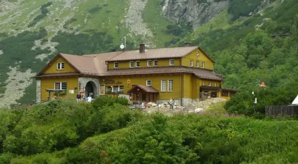 Schroniska Tatry Słowackie: Kompletna Lista i Praktyczne Porady