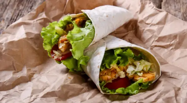 Ile kalorii ma tortilla z kurczakiem? Zaskakujące wartości odżywcze!