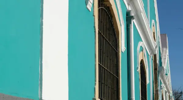 Farba elewacyjna: kluczowy element wykończenia budynków
