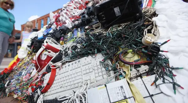 Gdzie oddać elektrośmieci w Łodzi? Sprawdź punkty odbioru i usługi