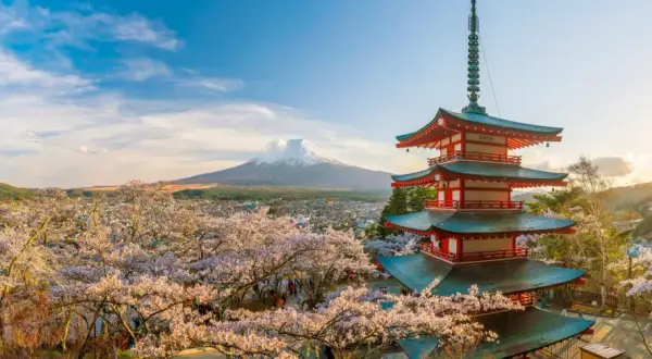 Ile trwa lot do Japonii? Sprawdź, co wpływa na czas podróży
