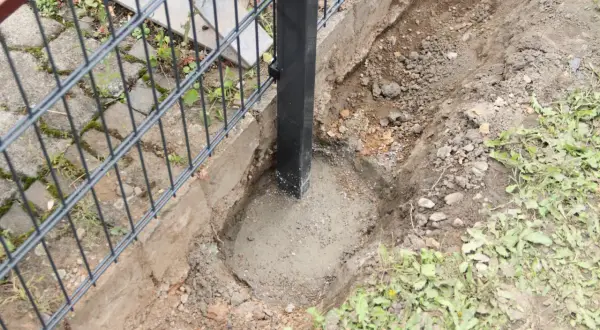Najlepsza zaprawa pod słupki ogrodzeniowe - jak wybrać i użyć?