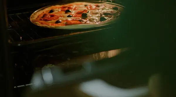 Pizza z termoobiegiem czy bez – która metoda daje lepsze efekty?