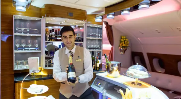Czy można przewozić alkohol do Dubaju: Limity i zasady na lotnisku