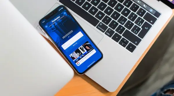 Jak sprawdzić kto logował się na Facebooku? - Krok po kroku instrukcja sprawdzania