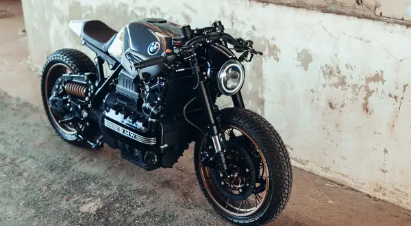 Jak przekształcić BMW K100 w cafe racera: praktyczne modyfikacje i inspiracje