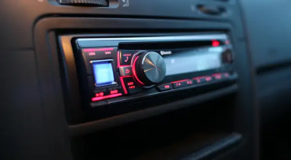 Odkryj 10 powodów, dla których radio samochodowe odmieni Twoje podróże!