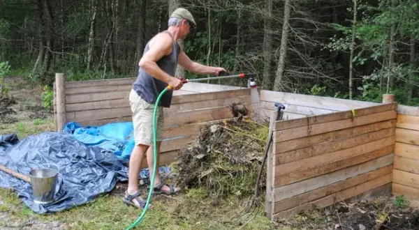 Jak się robi kompost - proste kroki do efektywnego kompostowania
