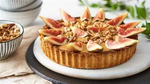 Tarta z masą krówkową i figami 