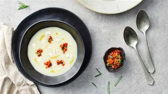 Zupa porowo-ziemniaczana