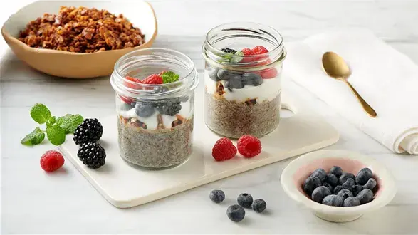 Chia parfait z domową granolą