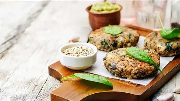 Orientalne kotleciki z quinoa