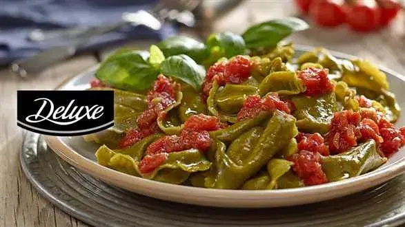 Tortelloni z sosem pomidorowym