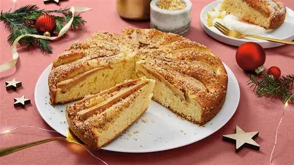 Bożonarodzeniowe ciasto gruszkowo-marcepanowe