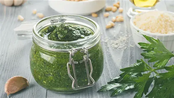 Pesto z pietruszki