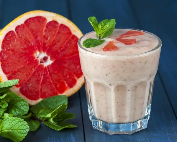 Smoothie z grejpfrutem: przepisy, zdrowie i odchudzanie bez goryczy