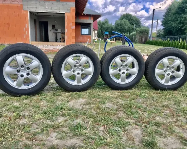 Jakie opony do Jeep Grand Cherokee WJ - uniknij kosztownych błędów