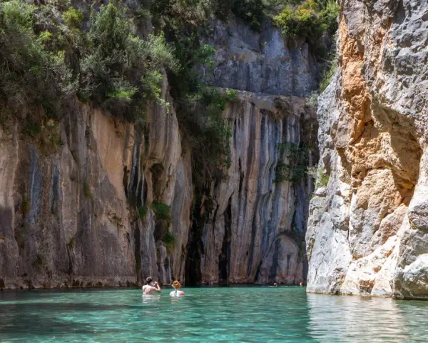 Montanejos: Fuente de los Baños y Aguas Termales. ¿Cómo Disfrutar?