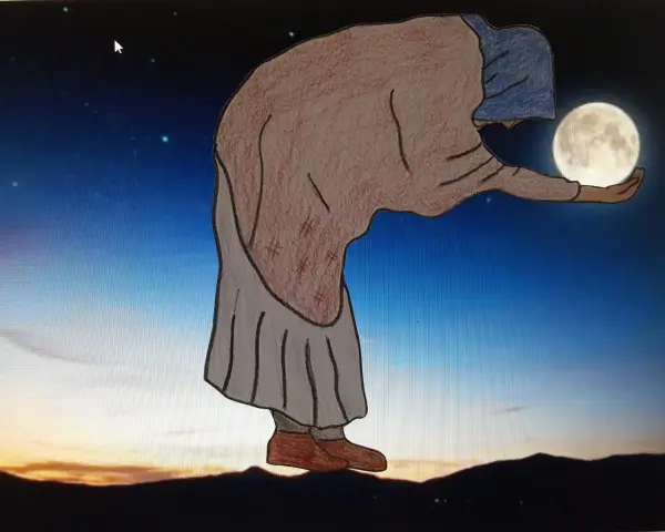 Une vieille femme, dans une scène de photo double sens, tient la lune dans sa main, sous un ciel étoilé.