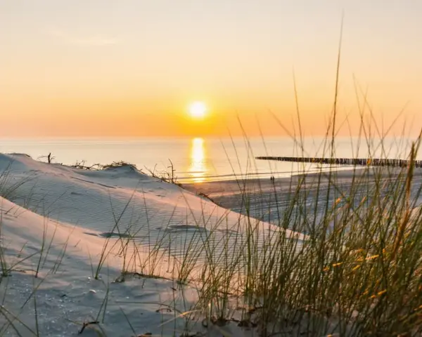 Gdzie najbliżej nad morze? Odkryj najlepsze plaże i trasy podróży