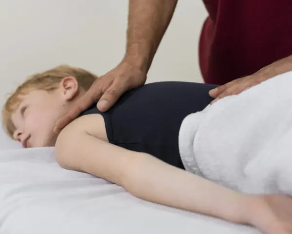 Ile trwa wizyta u fizjoterapeuty? Standardy, NFZ i prywatne gabinety