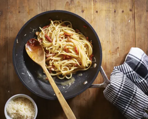 Carbonara bez śmietany: rzymski sekret kremowego sosu