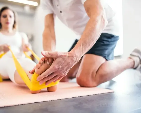 Rehabilitacja: Co to jest? Definicja, rodzaje i jak działa NFZ