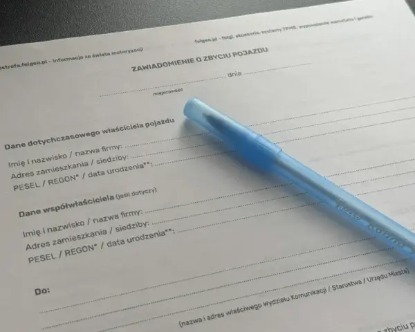 Formularz "Zawiadomienie o zbyciu pojazdu" z polem na dane poprzedniego właściciela i współwłaściciela.