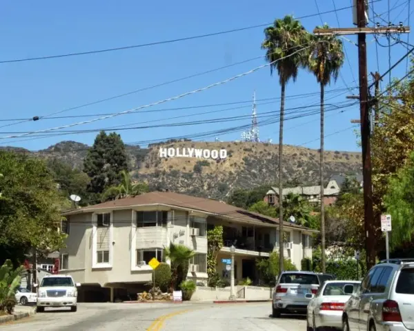 Gdzie znajduje się filmowa dzielnica Hollywood i co warto o niej wiedzieć