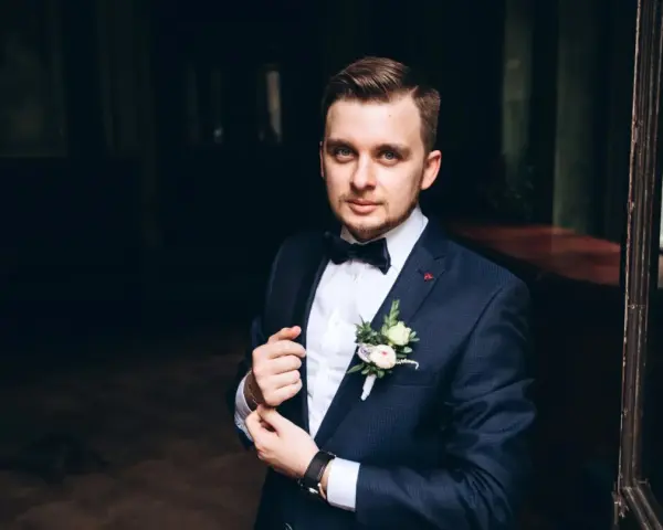 Garnitur ślubny: jak wybrać idealny strój i uniknąć wpadki?