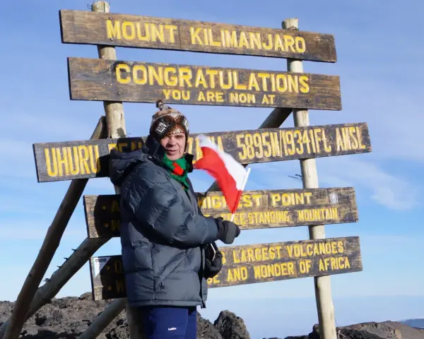 Zdobywca na szczycie Kilimandżaro, gdzie ile metrów ma Kilimandżaro? 5895 m n.p.m.