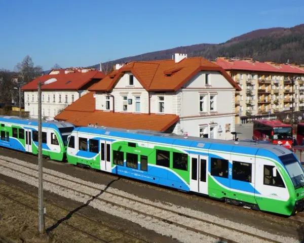 Jak dojechać w Bieszczady pociągiem - sprawdź kluczowe połączenia