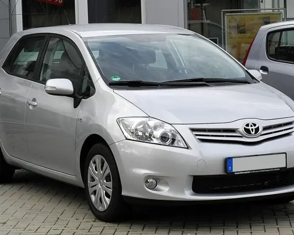 Toyota Auris: Ile litrów paliwa mieści bak? Sprawdź pojemność