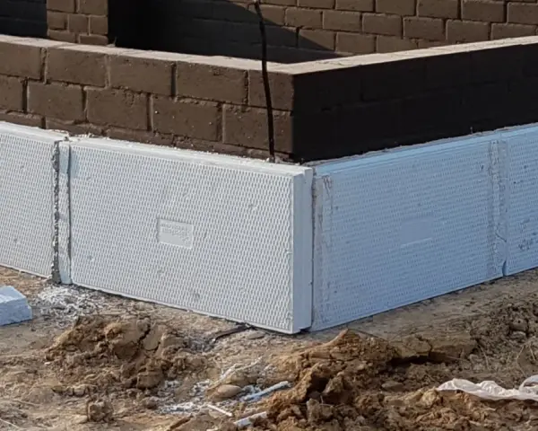 Jaki styrodur na fundamenty? Wybierz najlepszy materiał dla trwałości
