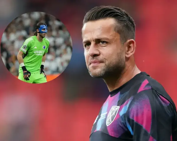 Bramkarze reprezentacji Polski: Wojtek Szczęsny i Kamil Grabara w masce ochronnej.