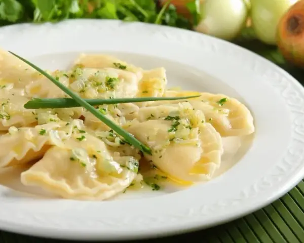 Pierogi Ruskie: Przepis Krok po Kroku | Idealne Ciasto i Farsz