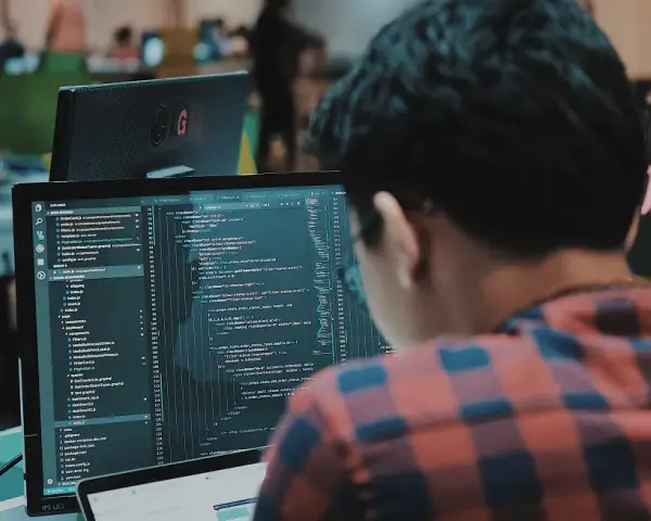 Jak zadać pytanie do sztucznej inteligencji, aby uzyskać lepsze odpowiedzi