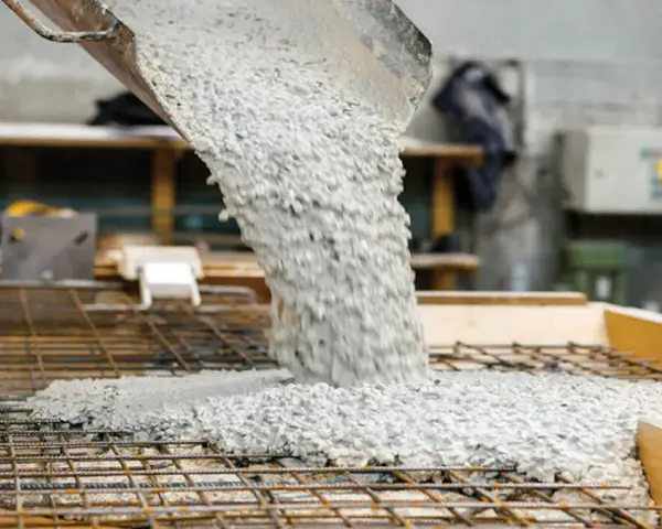 Beton z gruszki czy betoniarki - co wybrać dla swojego projektu?