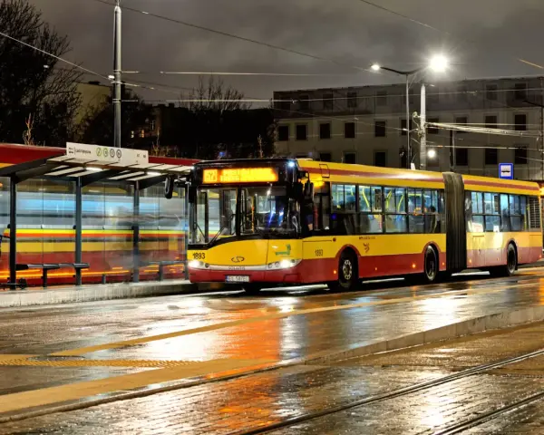 Uczniowie we Wrocławiu: Darmowa komunikacja? Sprawdź, kto ma prawo!