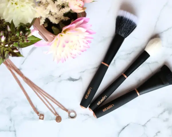 Make-up Pinselset DM: ebelin vs. Real Techniques Dein Guide