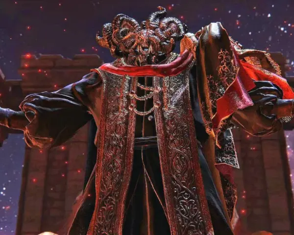 Mohg, Señor de la Sangre, con su túnica ornamentada y cuernos demoníacos, empuña un cetro dorado en Elden Ring.