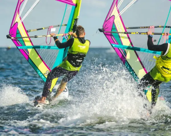 Windsurfing: Ile trwa nauka? Odpowiadam jako instruktor!